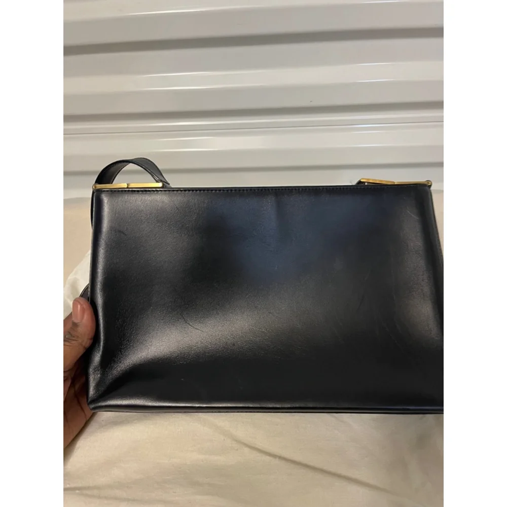 Authentic Salvatore Ferragamo Shoulder bag Gancini Calf Leather Black